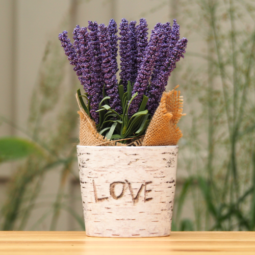 sztuczna-lawenda-w-doniczce-mala-kora-brzozy-napis-love-na-prezent.png