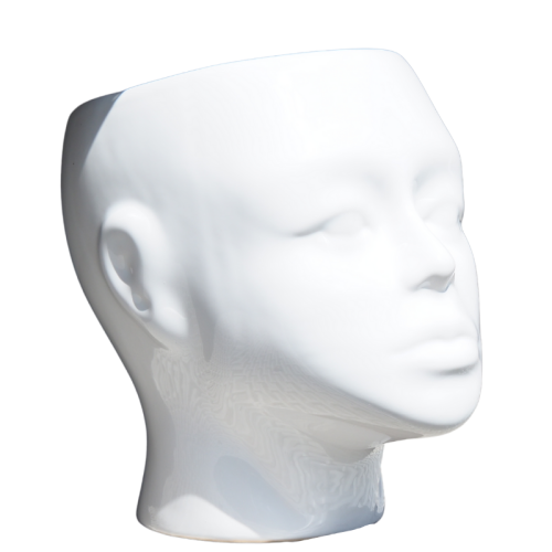 biala-oslonka-ceramiczna-doniczka-glowa-twarz.png